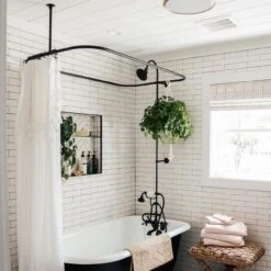 Clawfoot Tub Wall Mount Shower Enclosure With Faucet And Shower Head