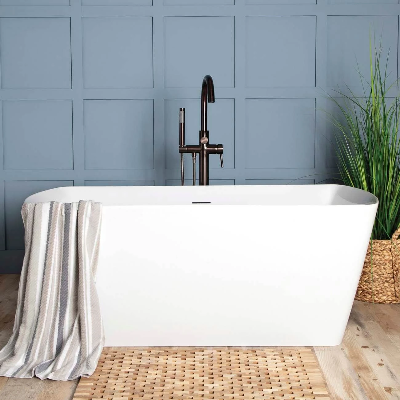 Contemporary High Flow Freestanding Gooseneck Tub Faucet - Image 5