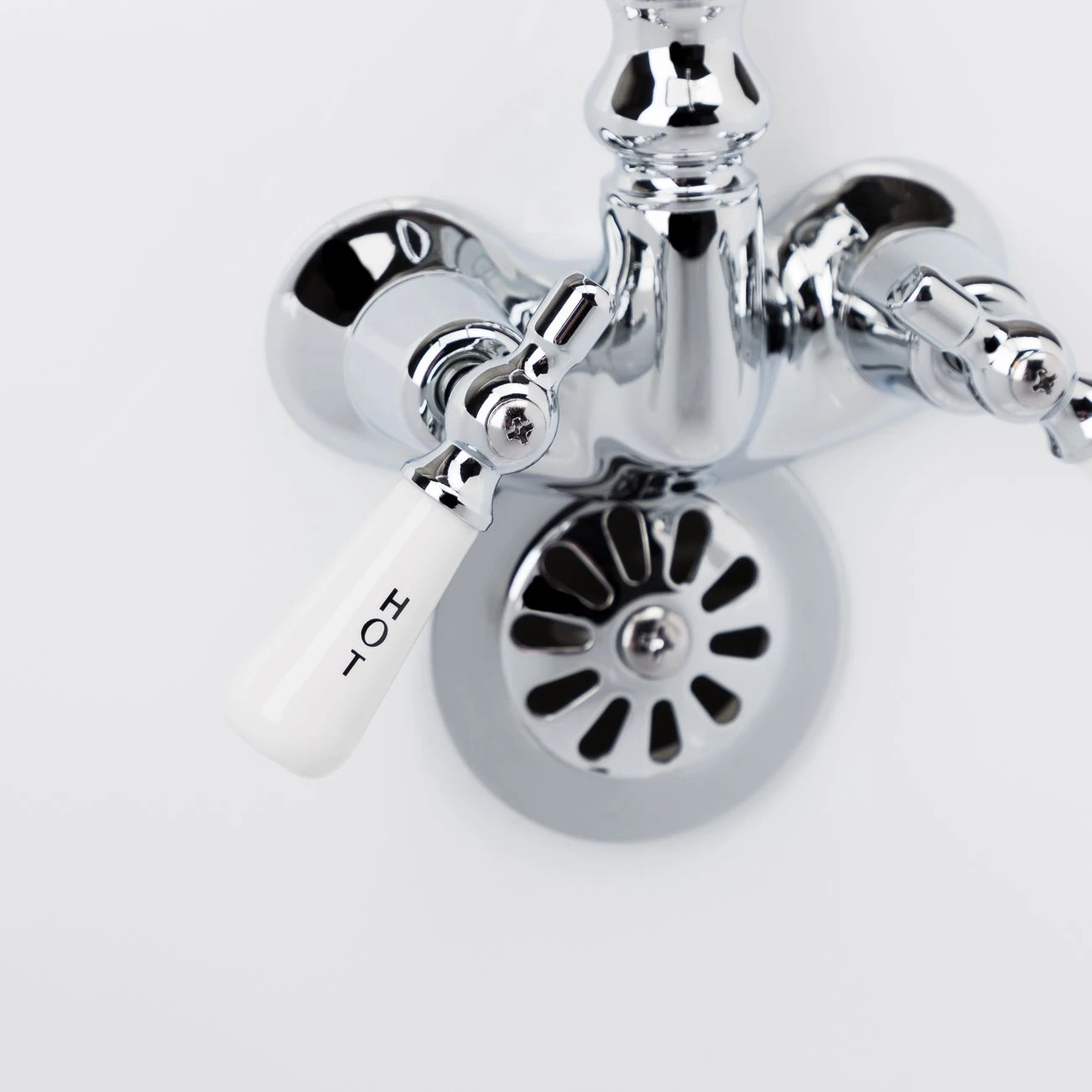 Gooseneck Clawfoot Tub Faucet With Porcelain Lever Handles - Chrome - Image 3